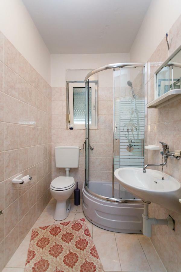 Holiday House Snjezana Krk Town Bagian luar foto