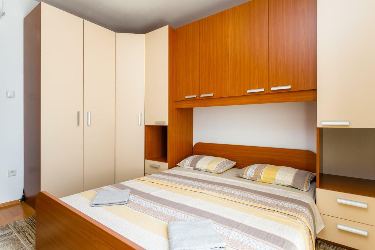 Holiday House Snjezana Krk Town Bagian luar foto