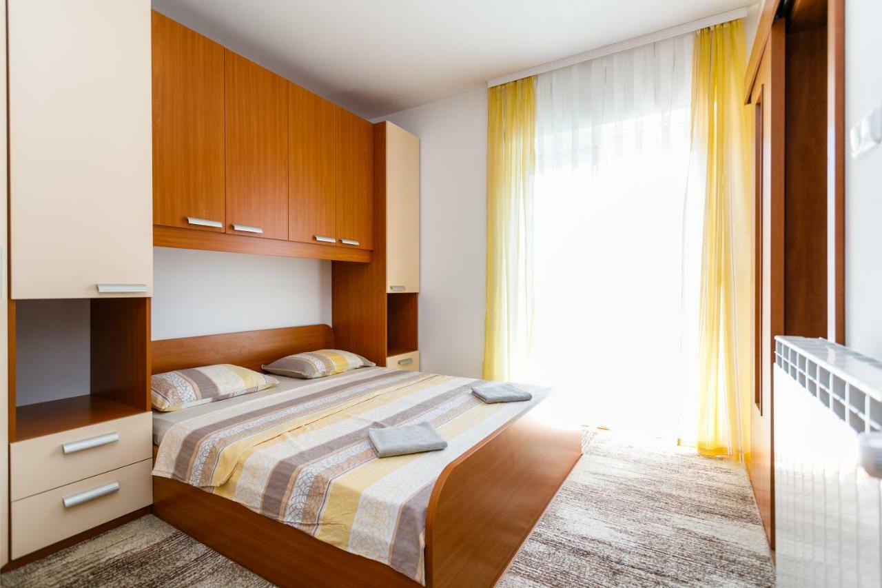 Holiday House Snjezana Krk Town Bagian luar foto